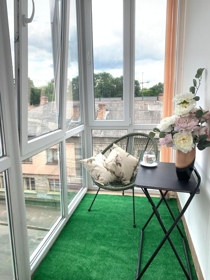 Center Apartment Ternopil Bagian luar foto